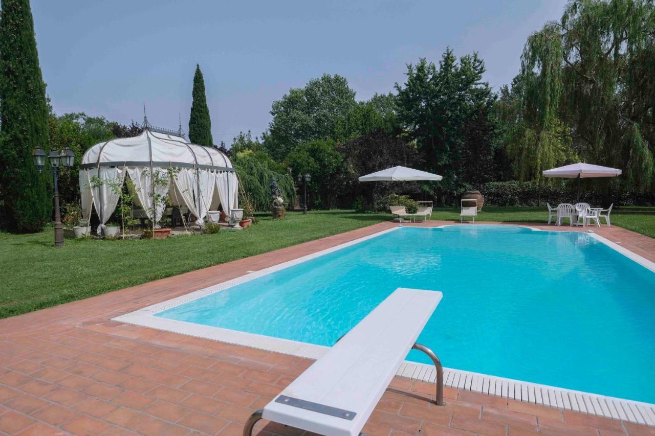 بيزا Villa Luxury Pool & Garden المظهر الخارجي الصورة